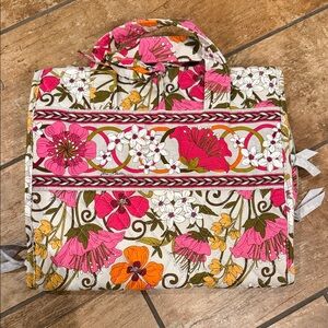 NWOT Vera Bradley Hanging Travel Organizer in Tea Garden
